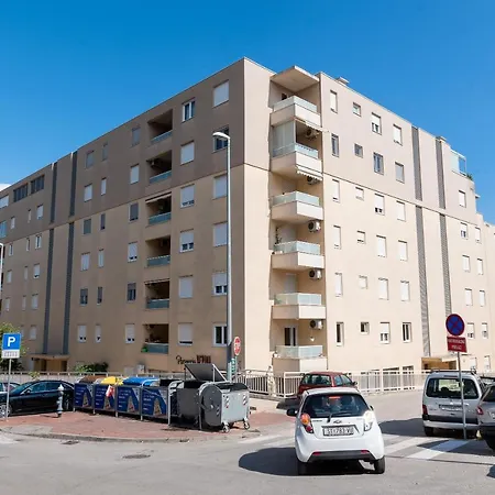 Suncica Apartman *